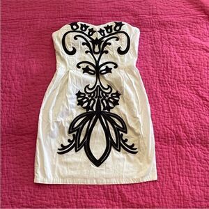 Minuet Petite Strapless Dress in Black and White, S